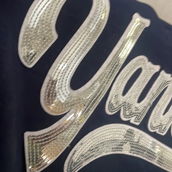 New York Yankees -Navy & Silver sequin Ladies V-Neck, New Era, MLB Baseball - Picture 10 of 16